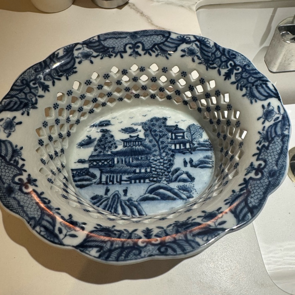 Gumps vintage chestnut bowl post 1940